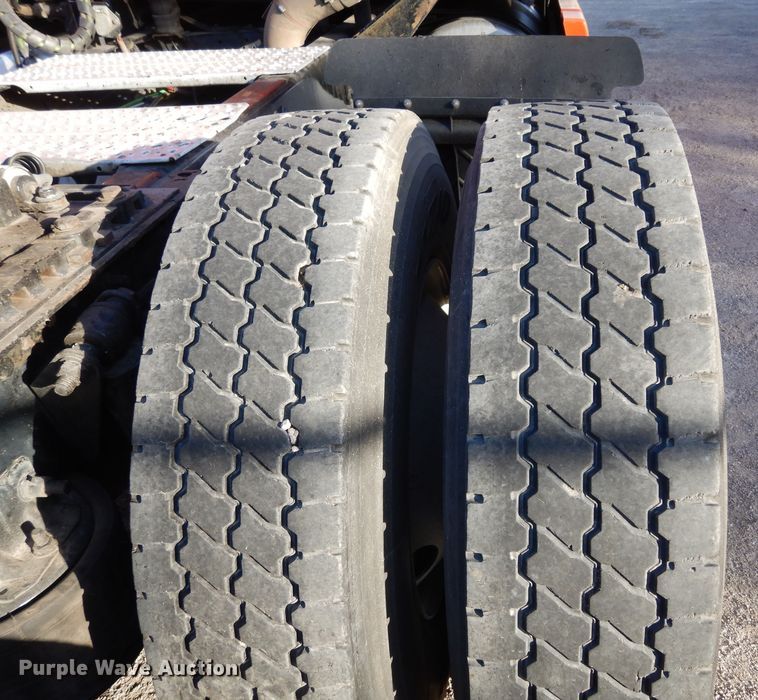 image for item DK0311 2012 Freightliner Cascadia  semi truck