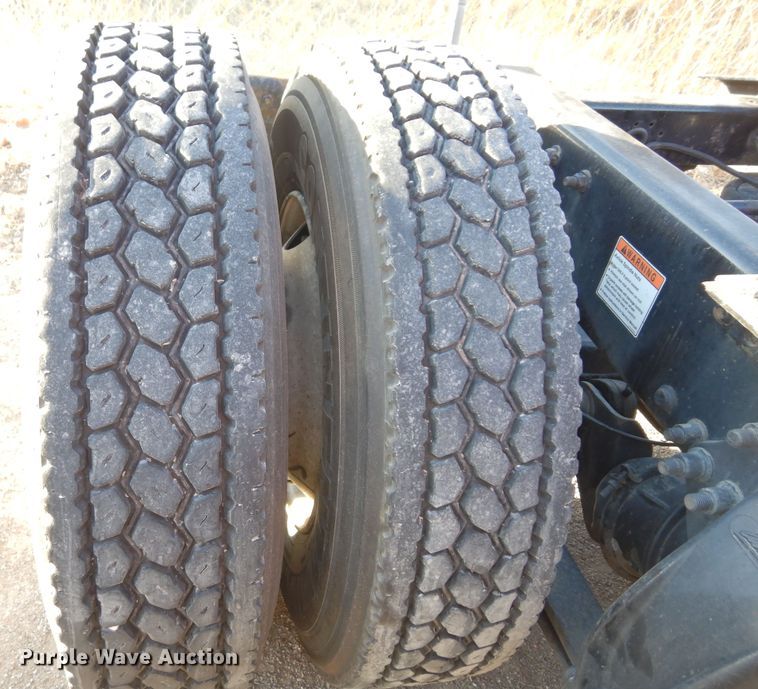 image for item DK0311 2012 Freightliner Cascadia  semi truck