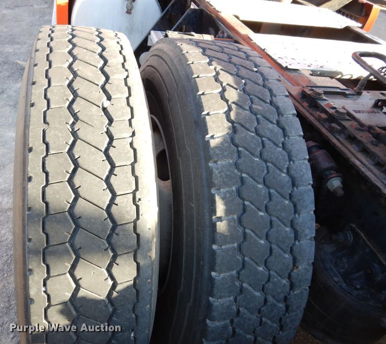 image for item DK0311 2012 Freightliner Cascadia  semi truck