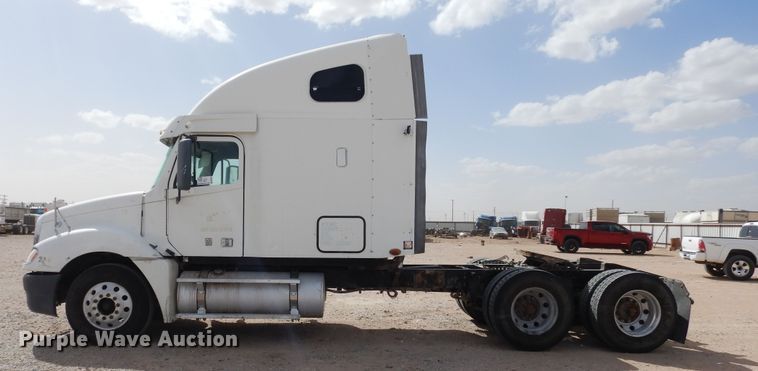 image for item DK0317 2007 Freightliner Columbia 120  semi truck