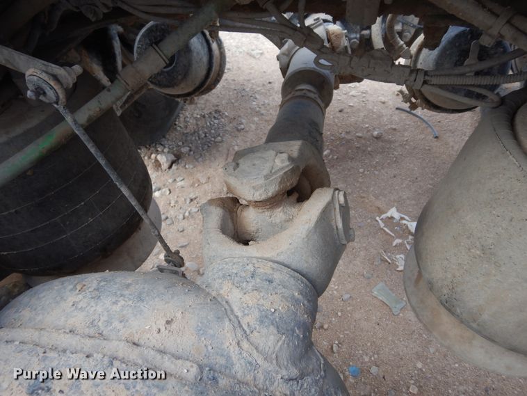 image for item DK0317 2007 Freightliner Columbia 120  semi truck