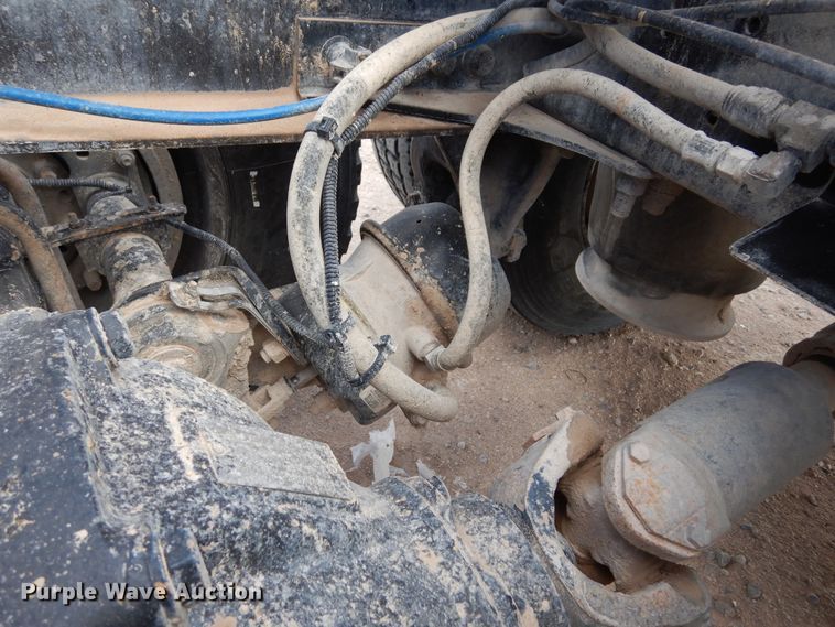 image for item DK0317 2007 Freightliner Columbia 120  semi truck