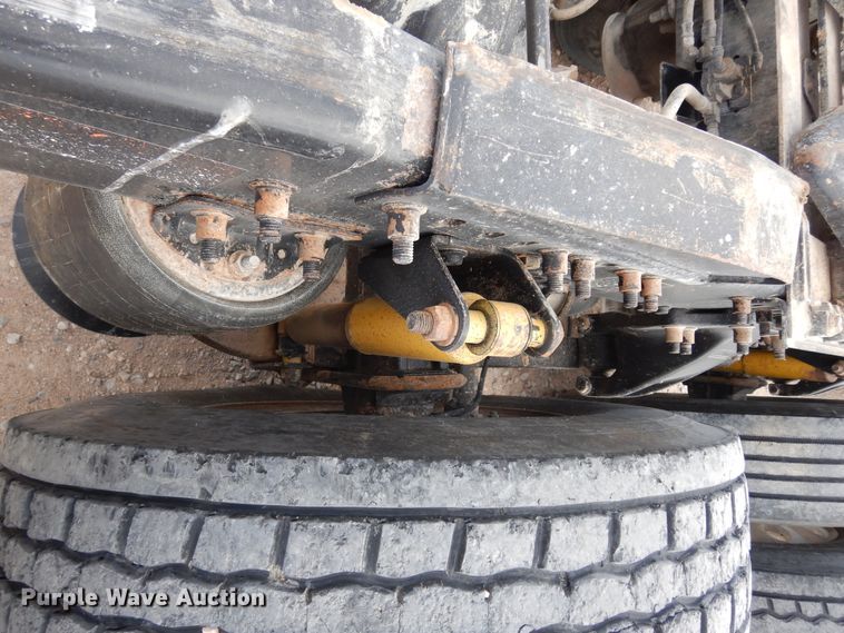 image for item DK0317 2007 Freightliner Columbia 120  semi truck