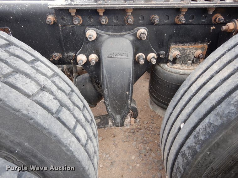 image for item DK0317 2007 Freightliner Columbia 120  semi truck