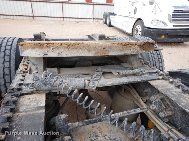 image for item DK0317 2007 Freightliner Columbia 120  semi truck