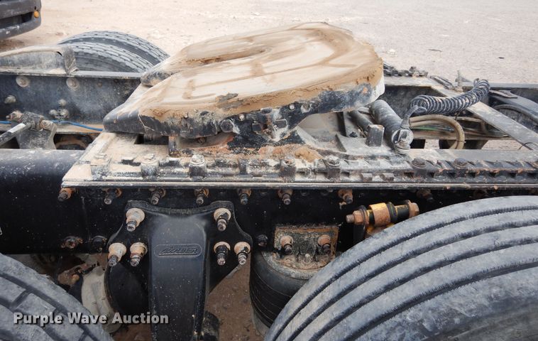 image for item DK0317 2007 Freightliner Columbia 120  semi truck