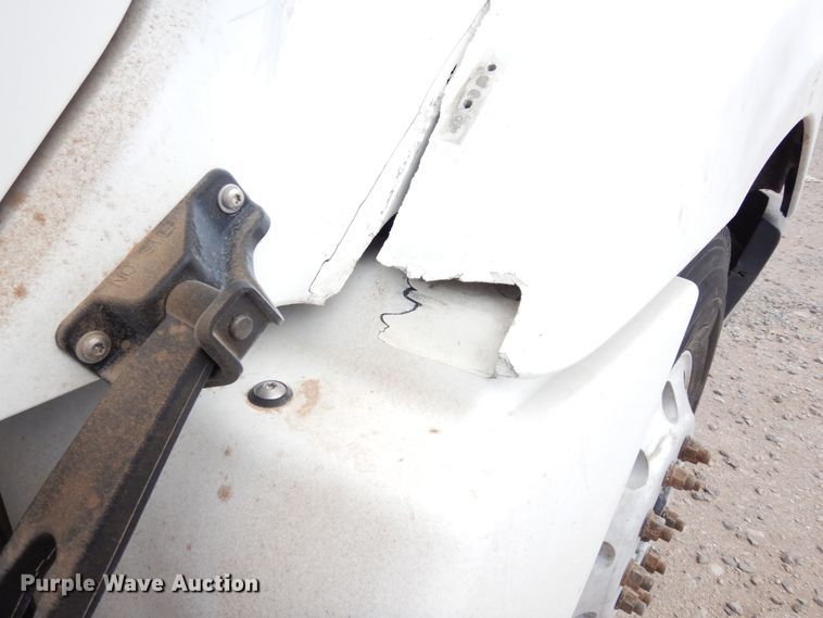 image for item DK0317 2007 Freightliner Columbia 120  semi truck