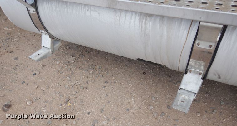 image for item DK0317 2007 Freightliner Columbia 120  semi truck