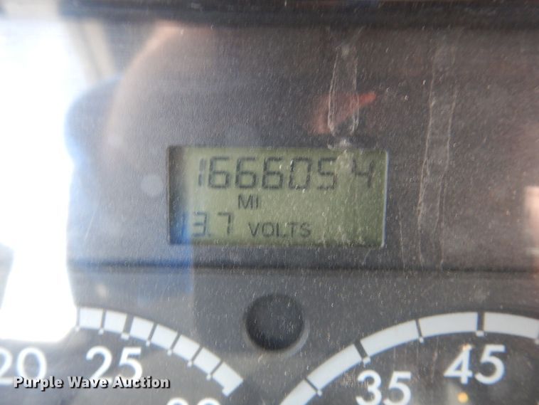 image for item DK0317 2007 Freightliner Columbia 120  semi truck