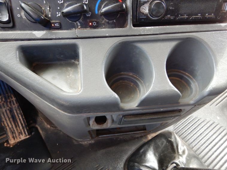 image for item DK0317 2007 Freightliner Columbia 120  semi truck