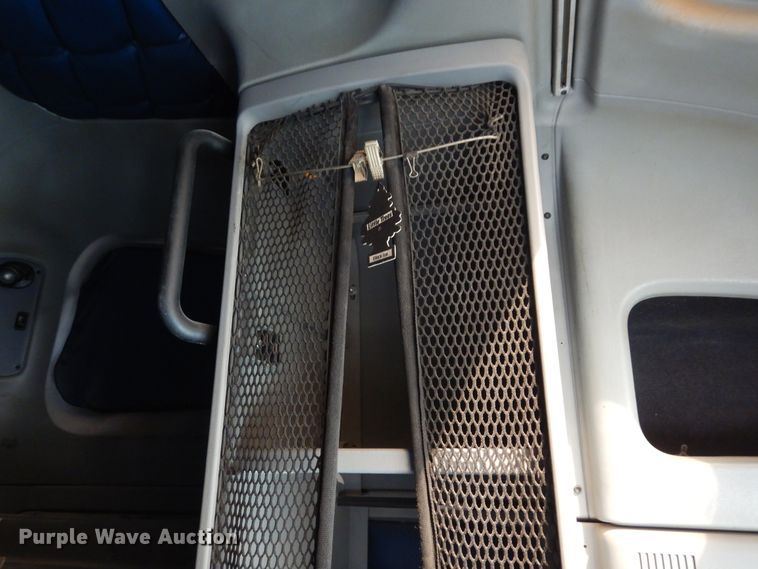 image for item DK0317 2007 Freightliner Columbia 120  semi truck