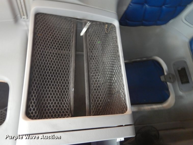 image for item DK0317 2007 Freightliner Columbia 120  semi truck