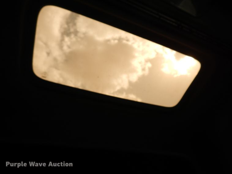 image for item DK0317 2007 Freightliner Columbia 120  semi truck