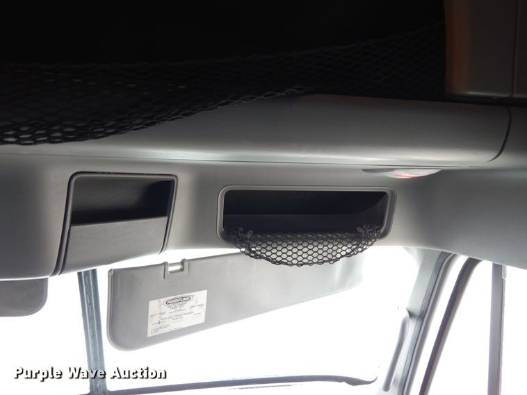 image for item DK0317 2007 Freightliner Columbia 120  semi truck