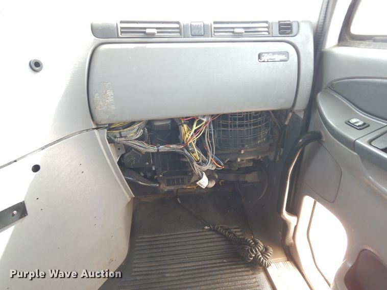 image for item DK0317 2007 Freightliner Columbia 120  semi truck