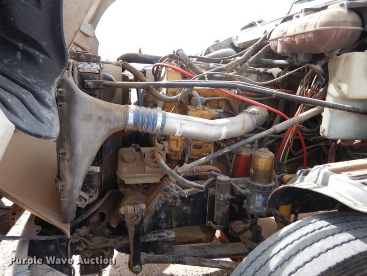 image for item DK0317 2007 Freightliner Columbia 120  semi truck