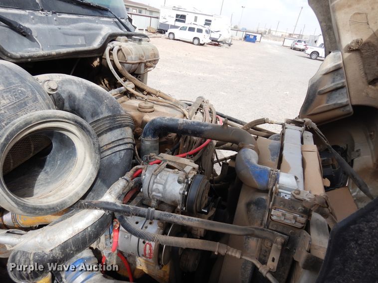 image for item DK0317 2007 Freightliner Columbia 120  semi truck