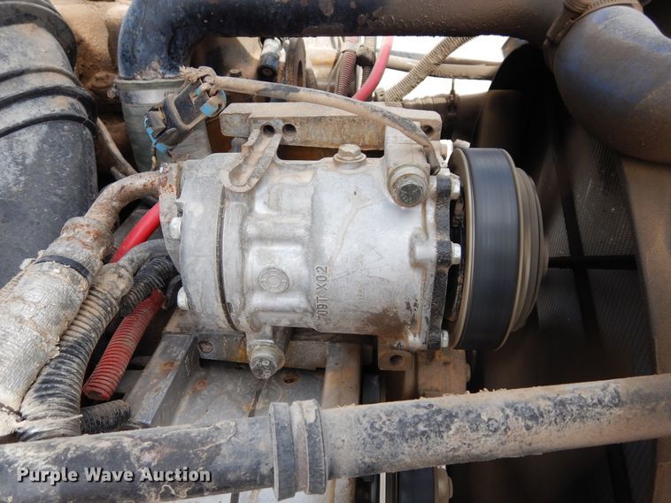 image for item DK0317 2007 Freightliner Columbia 120  semi truck