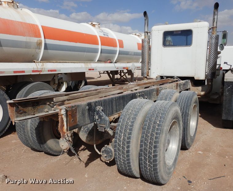 image for item DK0318 1979 Peterbilt 359A  truck cab and chassis