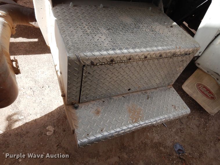 image for item DK0318 1979 Peterbilt 359A  truck cab and chassis