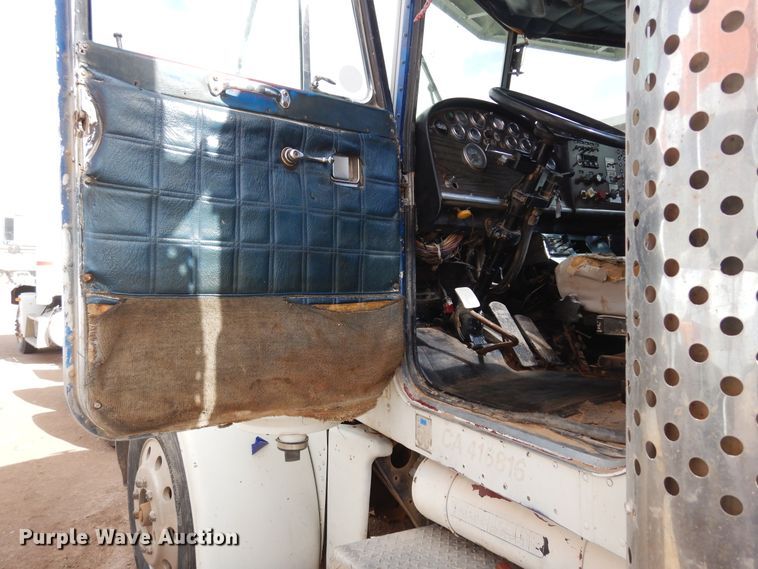 image for item DK0318 1979 Peterbilt 359A  truck cab and chassis