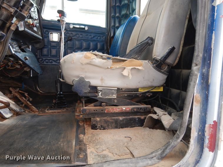 image for item DK0318 1979 Peterbilt 359A  truck cab and chassis