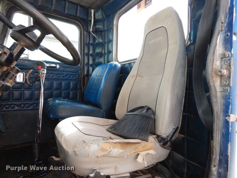 image for item DK0318 1979 Peterbilt 359A  truck cab and chassis