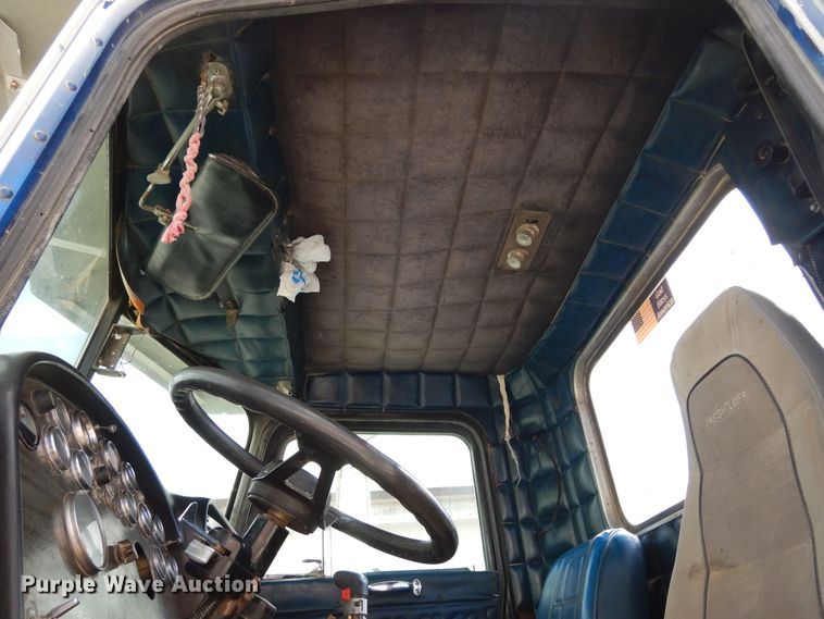 image for item DK0318 1979 Peterbilt 359A  truck cab and chassis