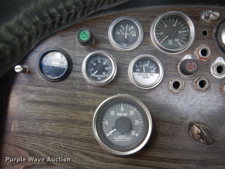 image for item DK0318 1979 Peterbilt 359A  truck cab and chassis