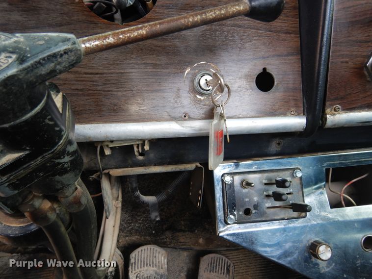 image for item DK0318 1979 Peterbilt 359A  truck cab and chassis