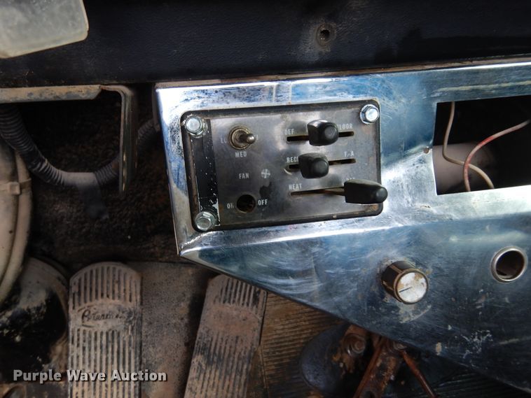 image for item DK0318 1979 Peterbilt 359A  truck cab and chassis