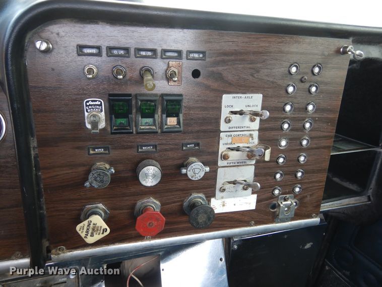 image for item DK0318 1979 Peterbilt 359A  truck cab and chassis