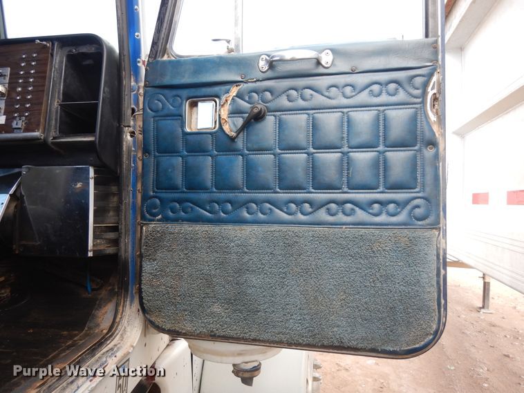 image for item DK0318 1979 Peterbilt 359A  truck cab and chassis