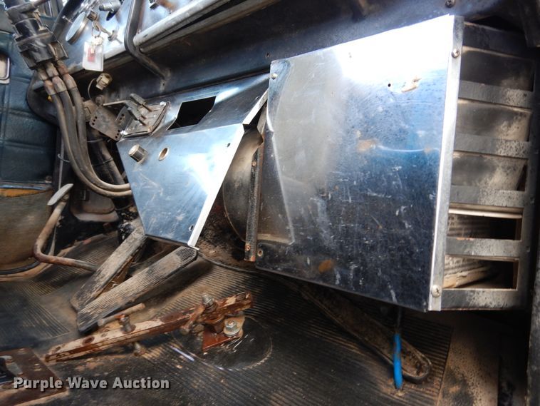 image for item DK0318 1979 Peterbilt 359A  truck cab and chassis