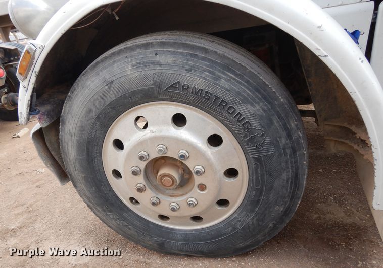 image for item DK0318 1979 Peterbilt 359A  truck cab and chassis