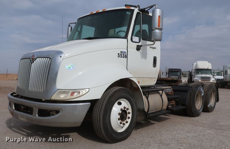 image for item DK3674 2012 International TranStar 8600  semi truck