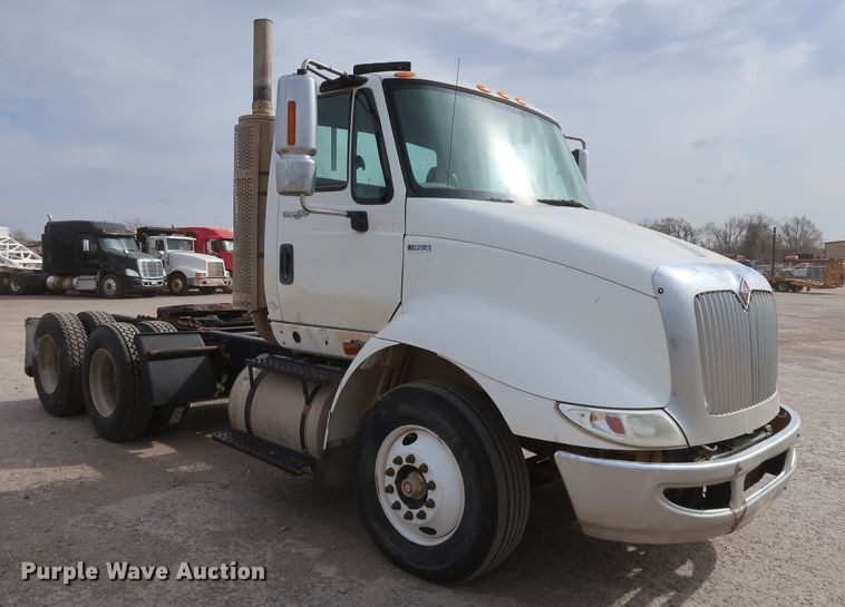 image for item DK3674 2012 International TranStar 8600  semi truck