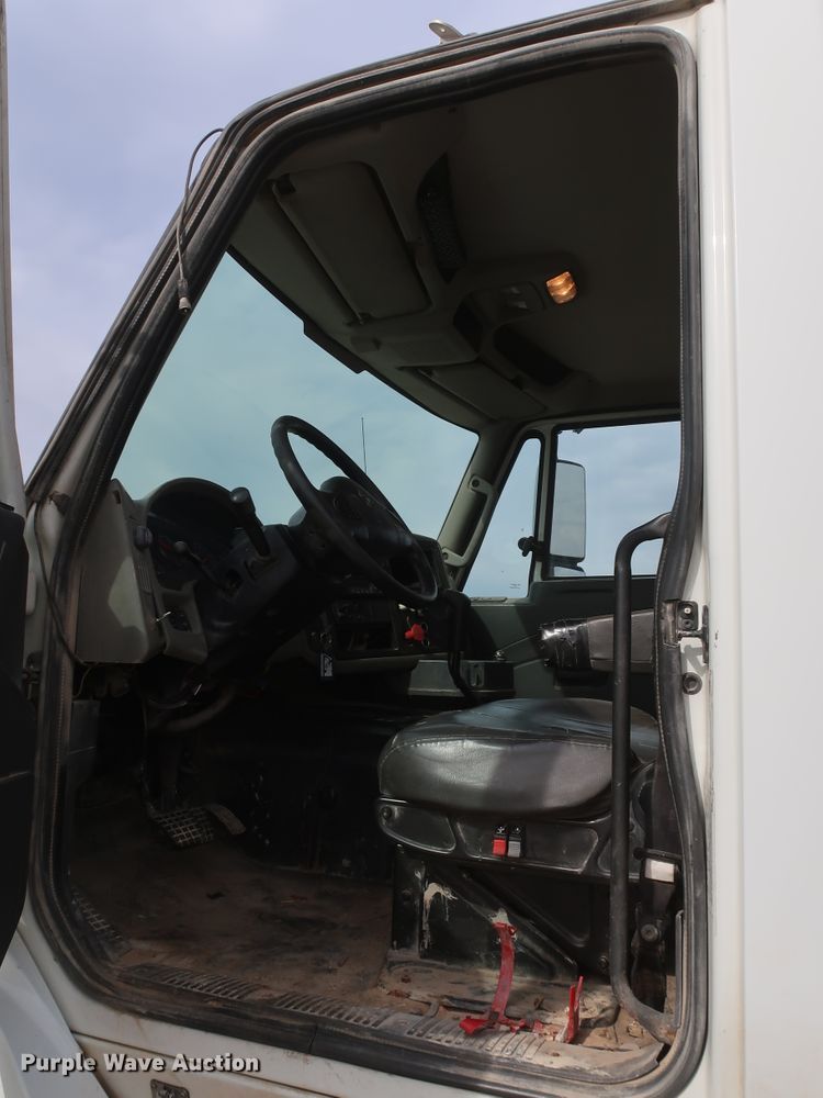 image for item DK3674 2012 International TranStar 8600  semi truck