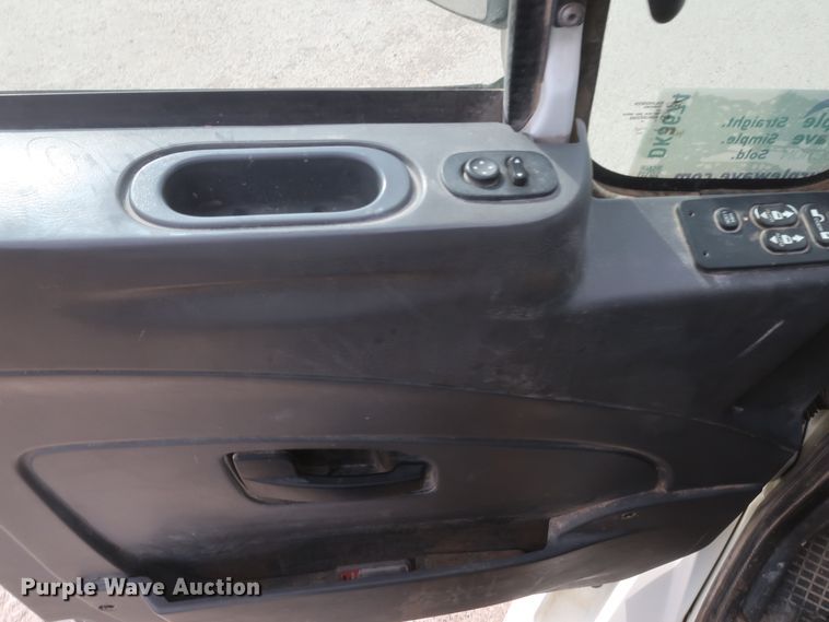 image for item DK3674 2012 International TranStar 8600  semi truck