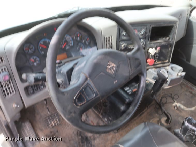 image for item DK3674 2012 International TranStar 8600  semi truck