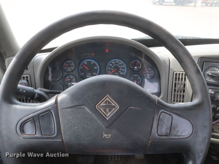 image for item DK3674 2012 International TranStar 8600  semi truck