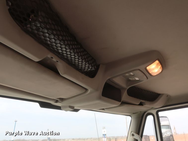 image for item DK3674 2012 International TranStar 8600  semi truck