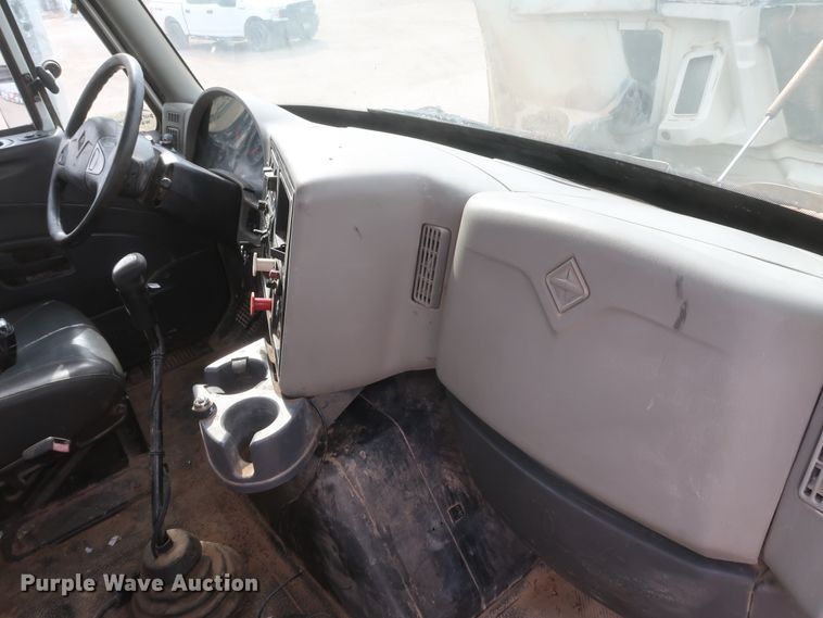 image for item DK3674 2012 International TranStar 8600  semi truck