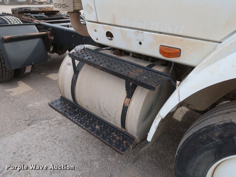 image for item DK3674 2012 International TranStar 8600  semi truck