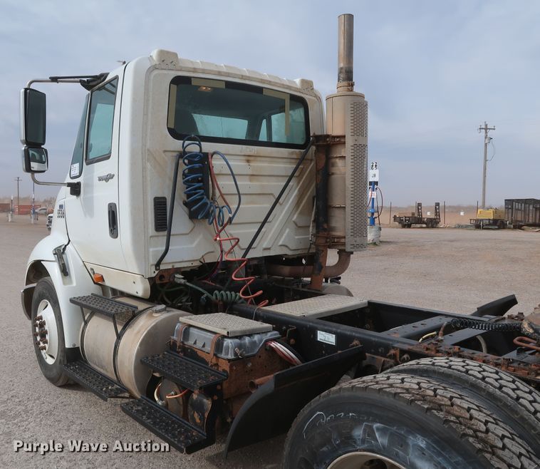 image for item DK3674 2012 International TranStar 8600  semi truck