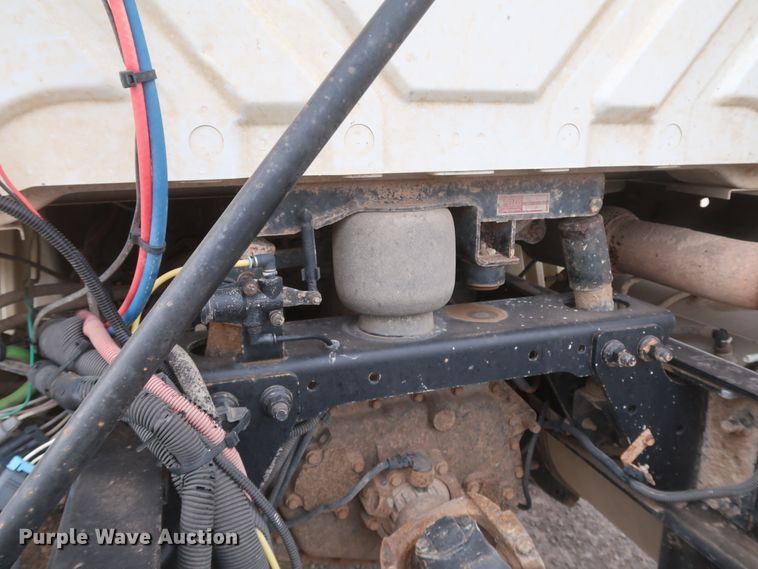 image for item DK3674 2012 International TranStar 8600  semi truck