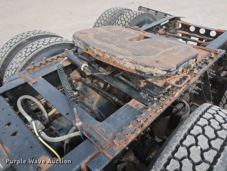 image for item DK3674 2012 International TranStar 8600  semi truck