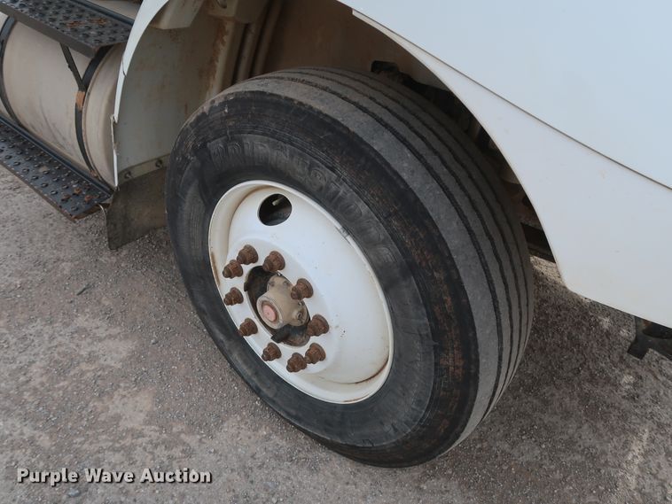 image for item DK3674 2012 International TranStar 8600  semi truck