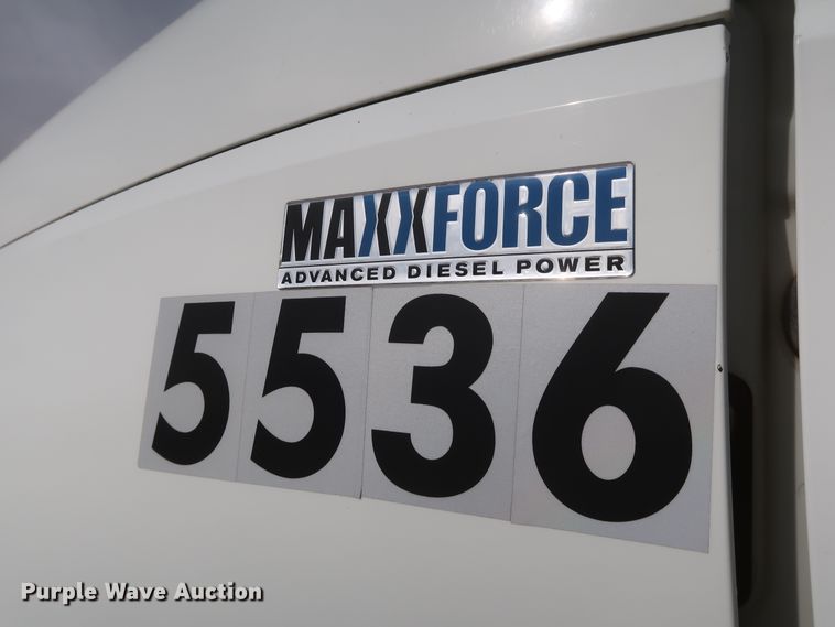 image for item DK3674 2012 International TranStar 8600  semi truck