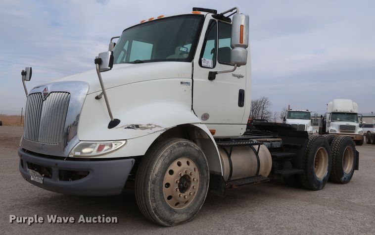 image for item DK3675 2012 International TranStar 8600  semi truck